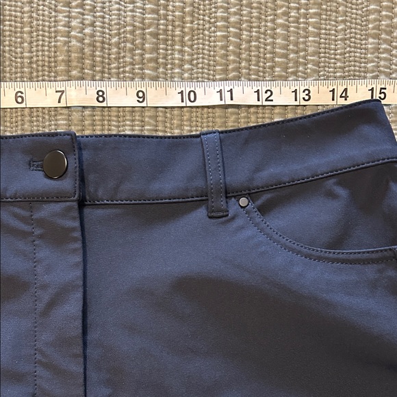Lululemon Athletica City Sleek High-Rise 5 Pocket Shorts Size 30 - Picture 5 of 7